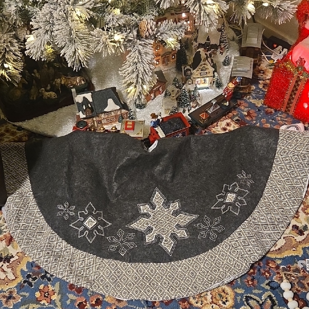 Chic Holiday Tree Skirt in Gray and Silver By New Traditions.